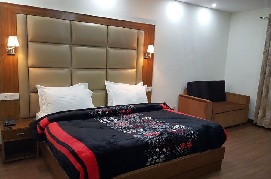 Hotel Kayanat Dalhousie Ngoại thất bức ảnh