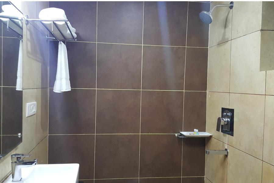 Hotel Kayanat Dalhousie Ngoại thất bức ảnh