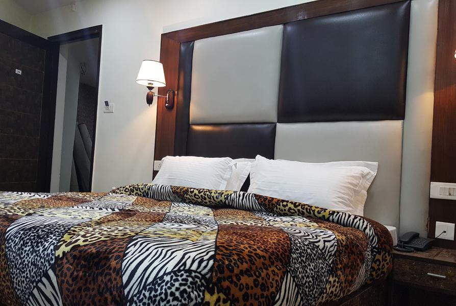 Hotel Kayanat Dalhousie Ngoại thất bức ảnh
